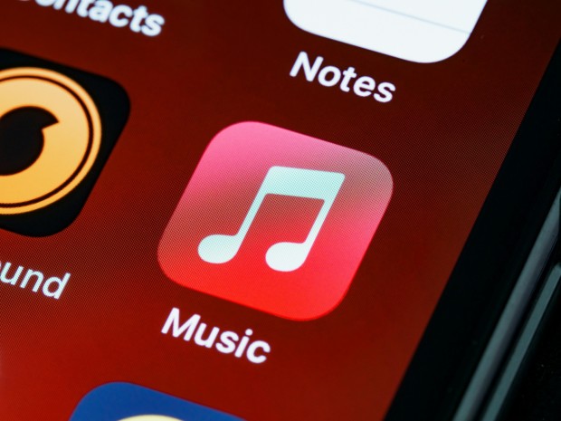 Apple Introduces Smart Crossfade Feature for Seamless Apple Music Transitions in iOS 18